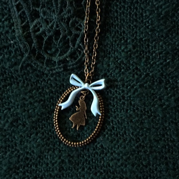 Disney Jewelry - Hot Topic Disney Alice in Wonderland necklace